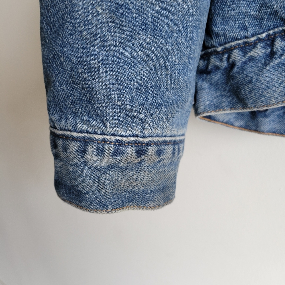 LEVIS Vintage Denim Jacket with Plaid Lining - Picture 11 of 12